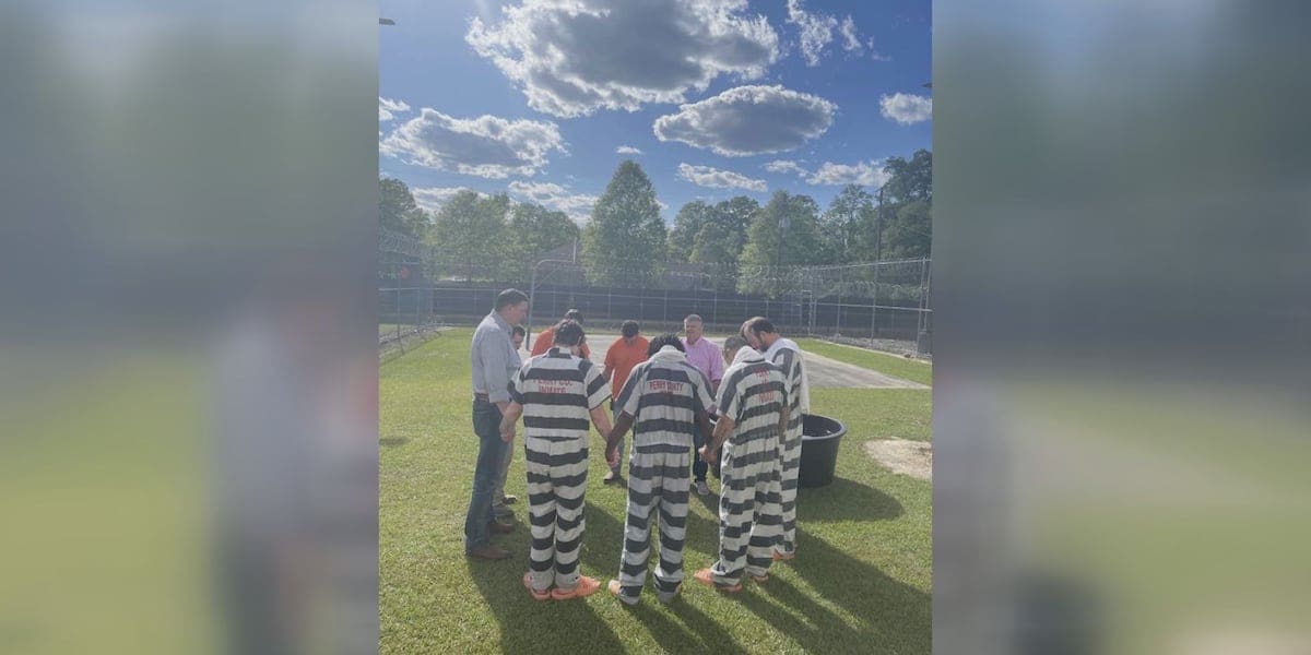 12 inmates take steps toward a new life with baptism at Perry Co. Jail
