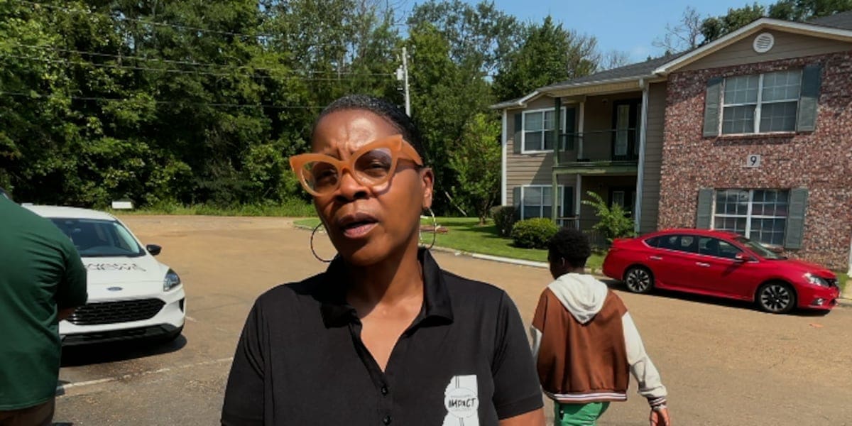 Leader calls on judge to investigate derelict landlords, two weeks into Blossom Apartments water crisis