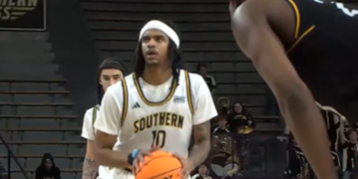 Golden Eagles stun Kent State late to pick up big win