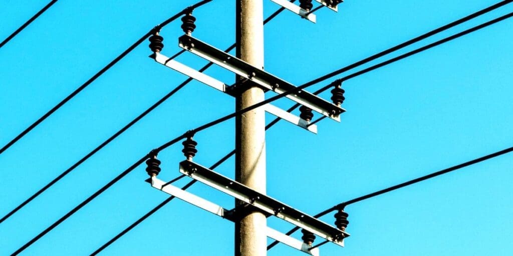 Power outages climb as severe weather pushes through state